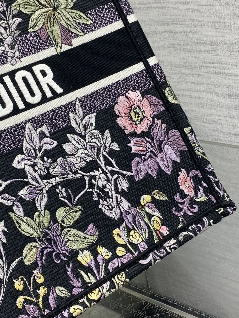 Fashionable Christian Dior Shopping Bags 46903
