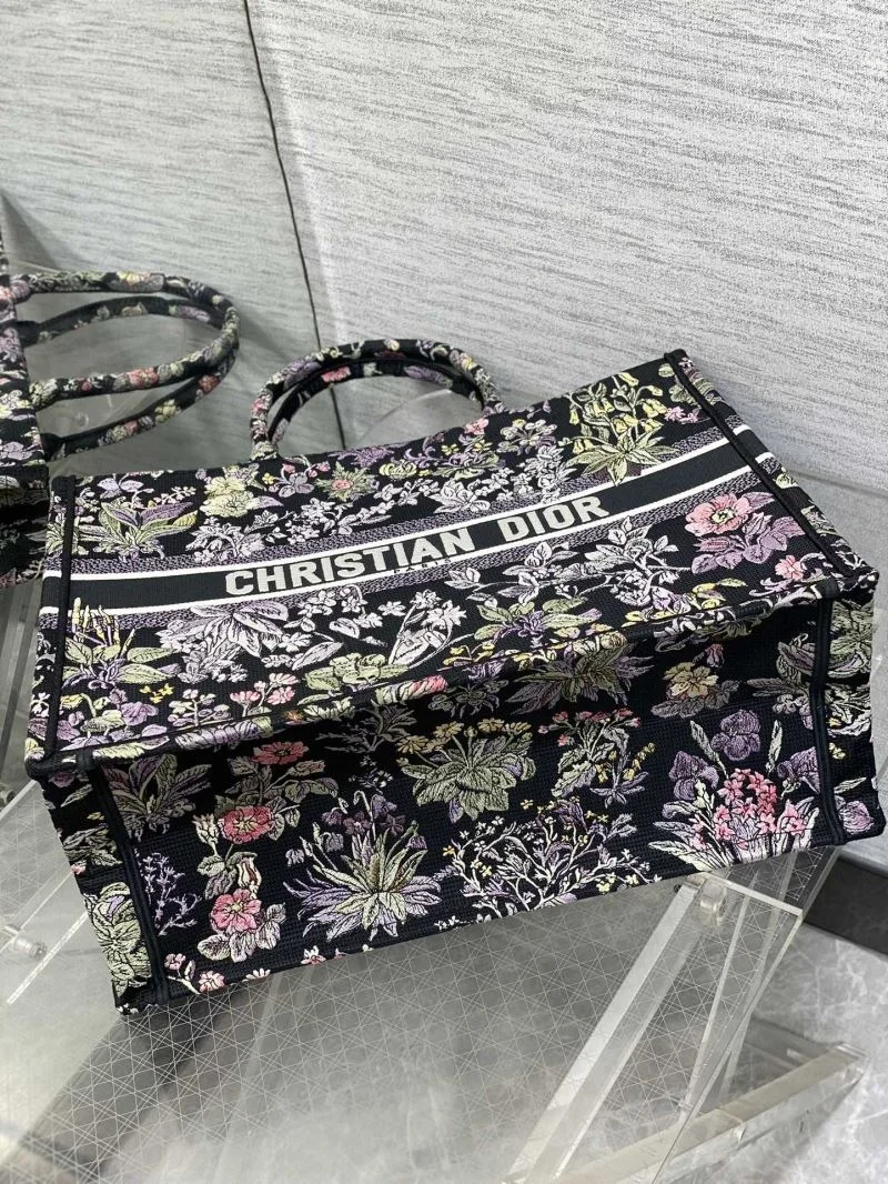 Fashionable Christian Dior Shopping Bags 46903