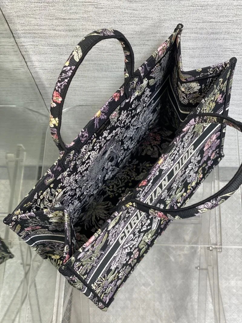 Fashionable Christian Dior Shopping Bags 46903