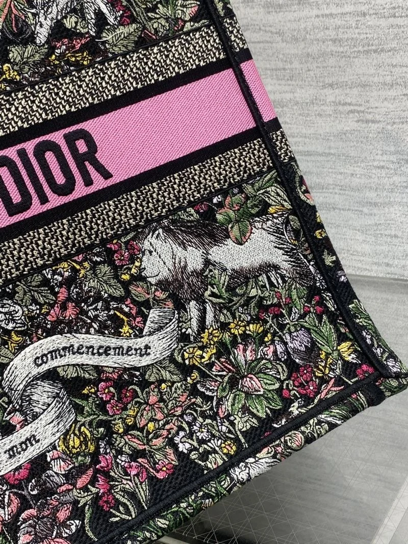 RelaxedFit Christian Dior Shopping Bags 46833