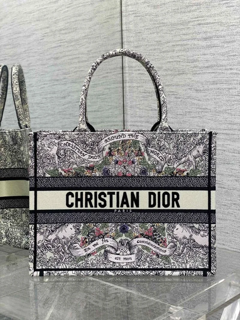 UrbanChic Christian Dior Shopping Bags 46830