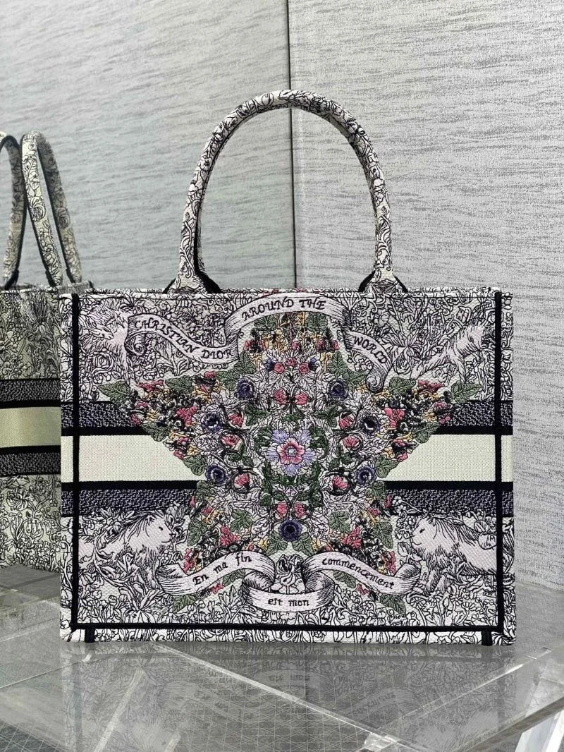 UrbanChic Christian Dior Shopping Bags 46830