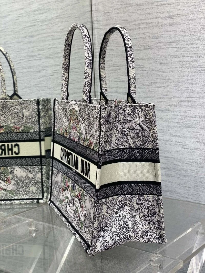 UrbanChic Christian Dior Shopping Bags 46830