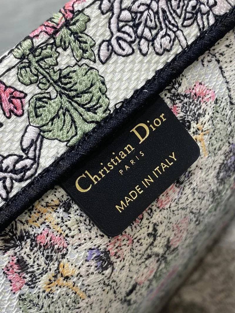 UrbanChic Christian Dior Shopping Bags 46830