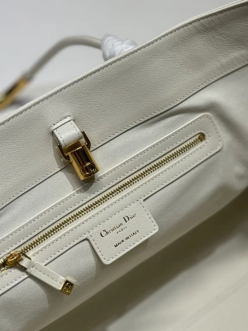 Unisex Christian Dior Shopping Bags 46820