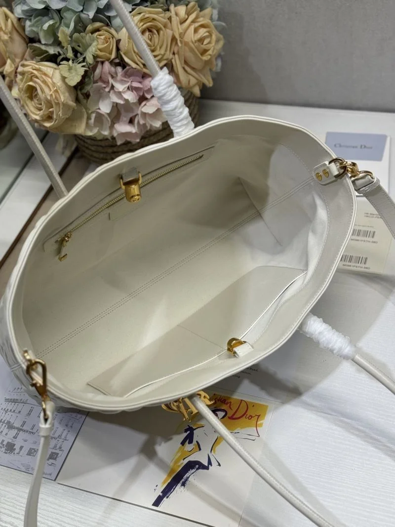 WaterResistant Christian Dior Shopping Bags 46809