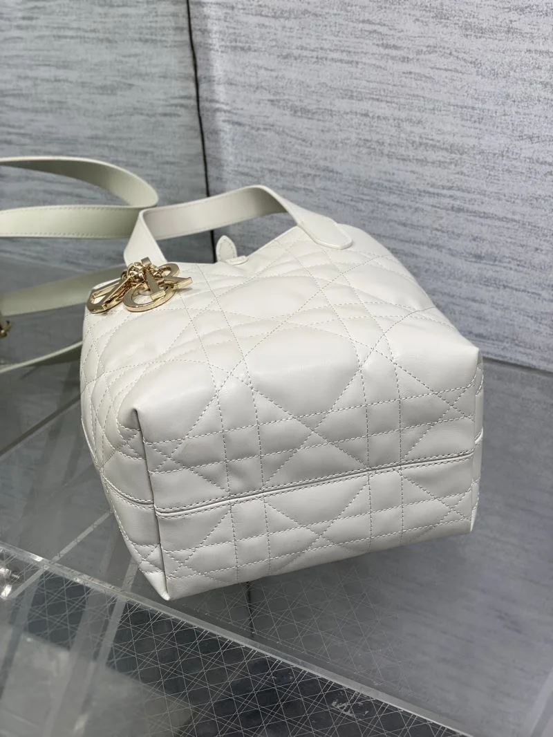 Christian Dior Shopping Bags Bright 46797