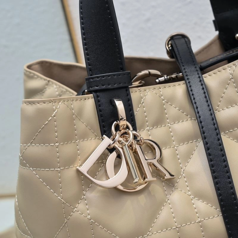 Chic Christian Dior Shopping Bags 85524