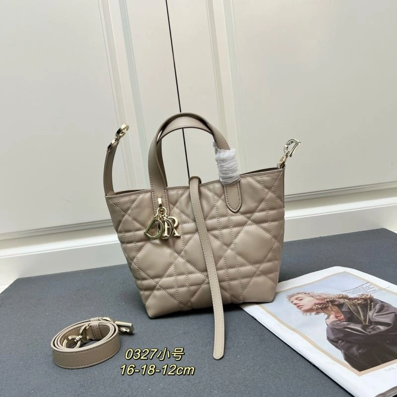 Christian Dior Shopping Bags Refined 84236