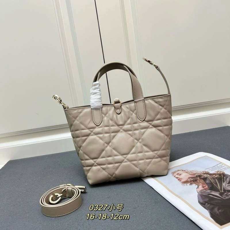 Christian Dior Shopping Bags Refined 84236