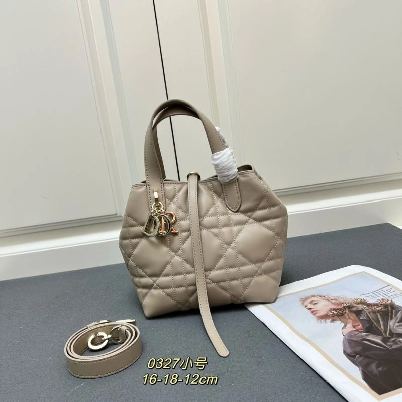 Christian Dior Shopping Bags Refined 84236