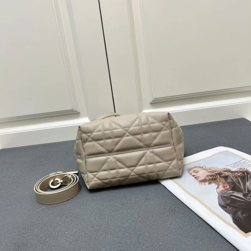 Christian Dior Shopping Bags Refined 84236