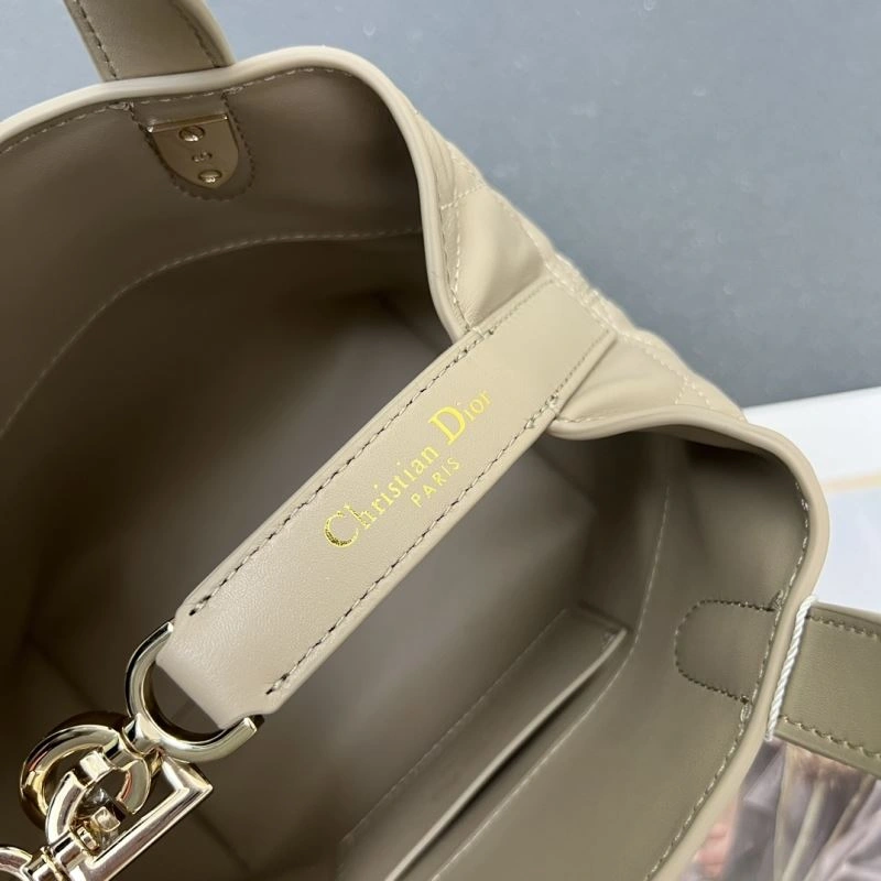 Christian Dior Shopping Bags Refined 84236