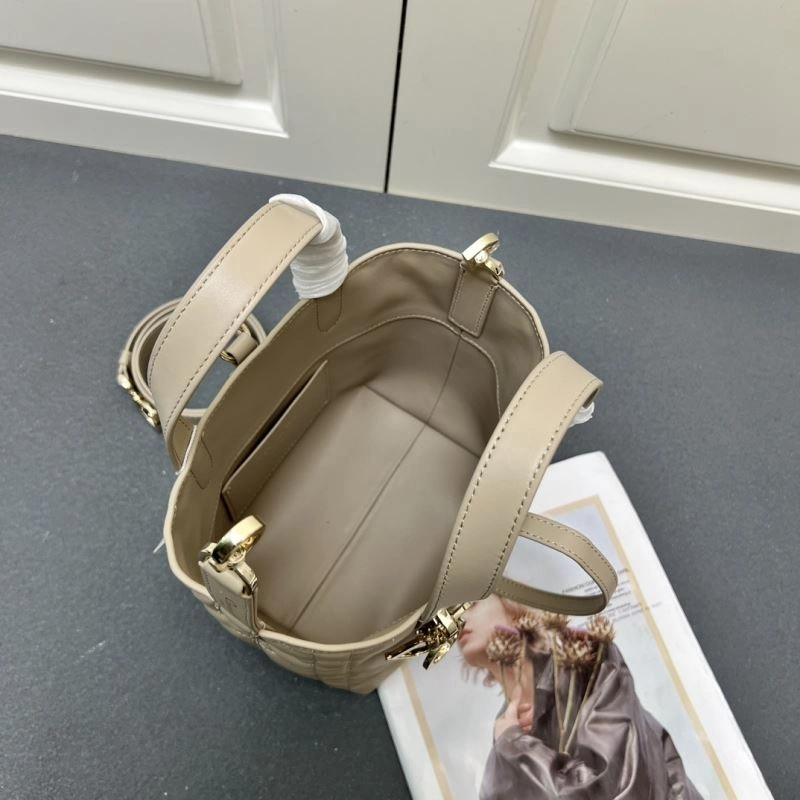 Christian Dior Shopping Bags Refined 84236