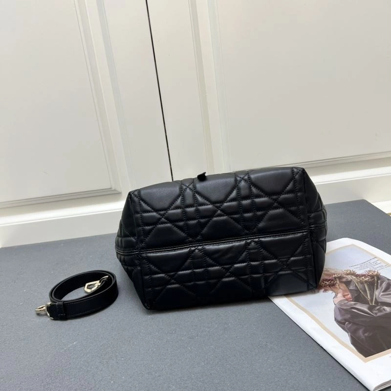 Bright Christian Dior Shopping Bags 84239