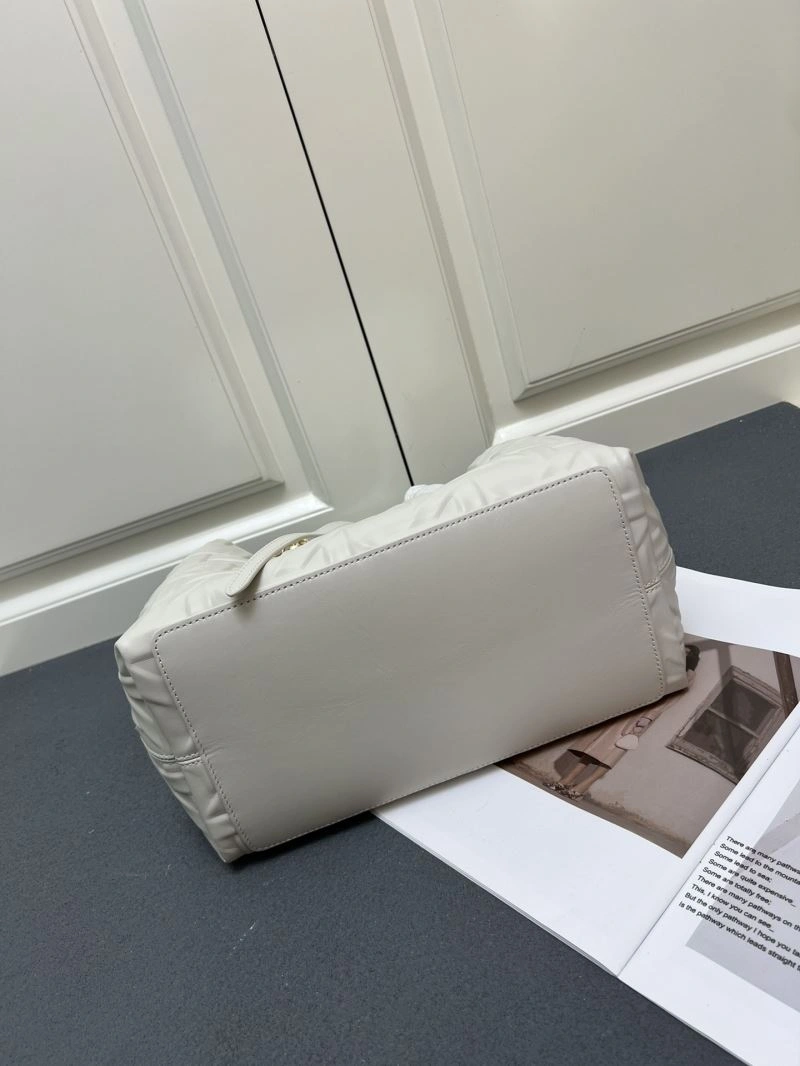 Cozy Christian Dior Shopping Bags 84302