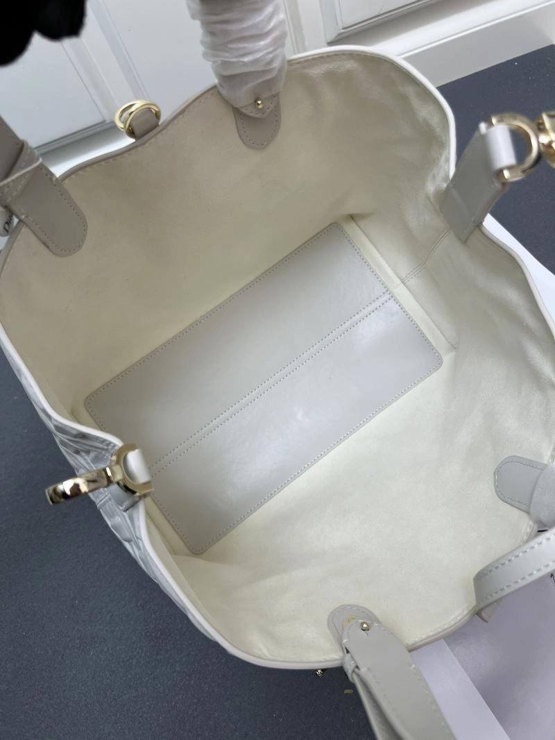 Cozy Christian Dior Shopping Bags 84302