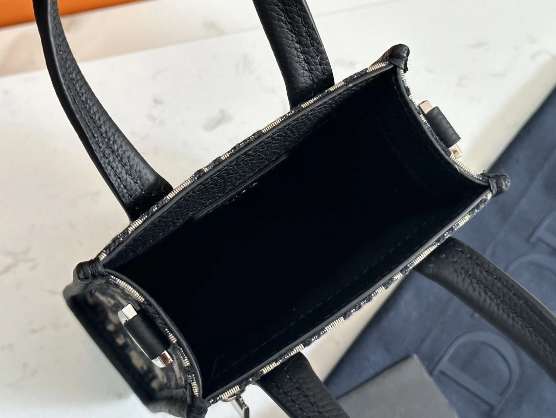 Christian Dior Shopping Bags Durable 92258