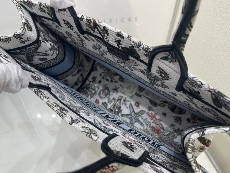 Christian Dior Shopping Bags Lightweight 46263