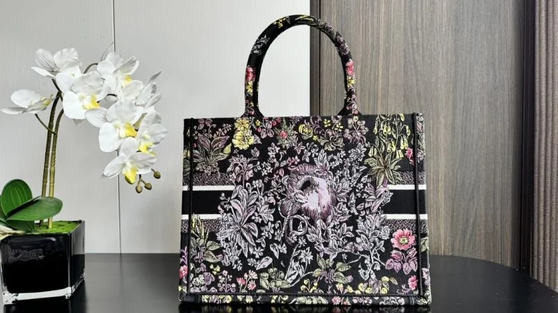 Christian Dior Shopping Bags Fashionable 46254
