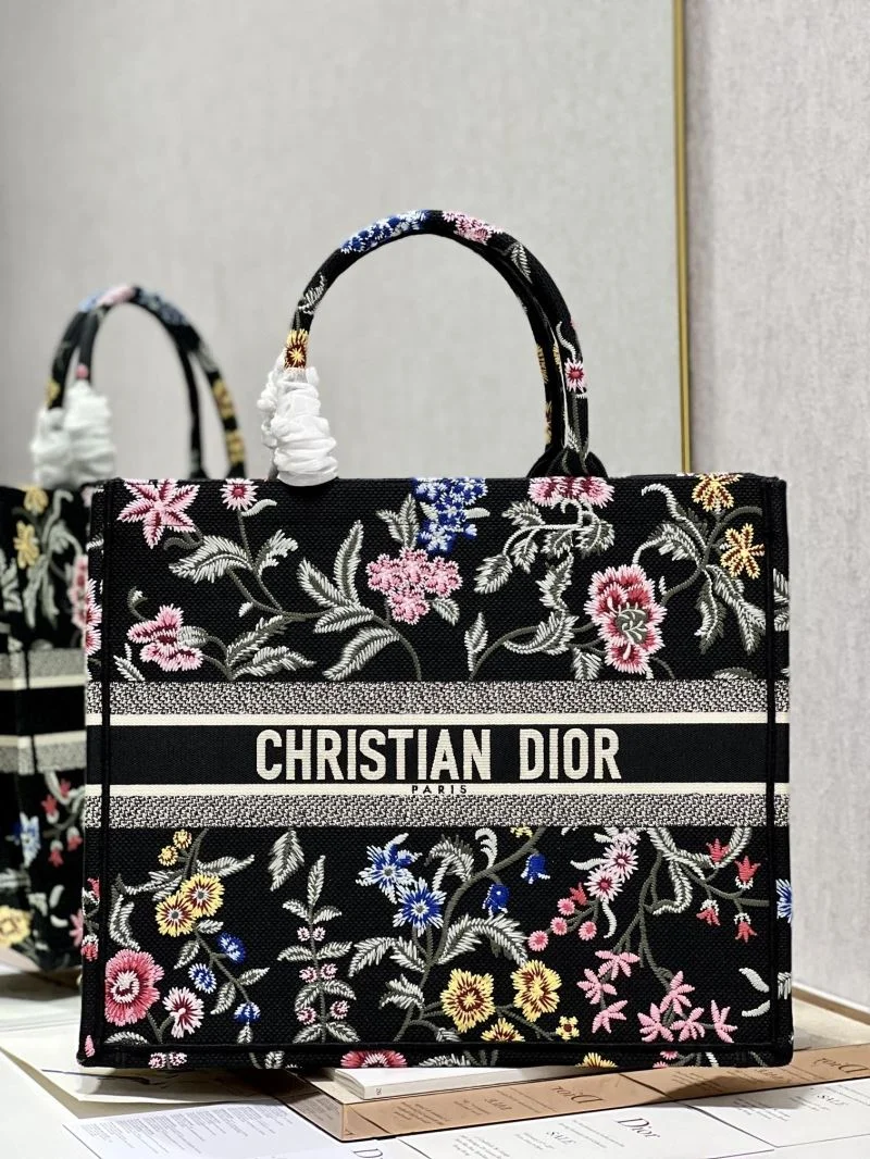 Bright Christian Dior Shopping Bags 46274