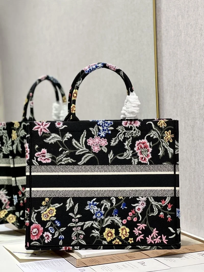 Bright Christian Dior Shopping Bags 46274