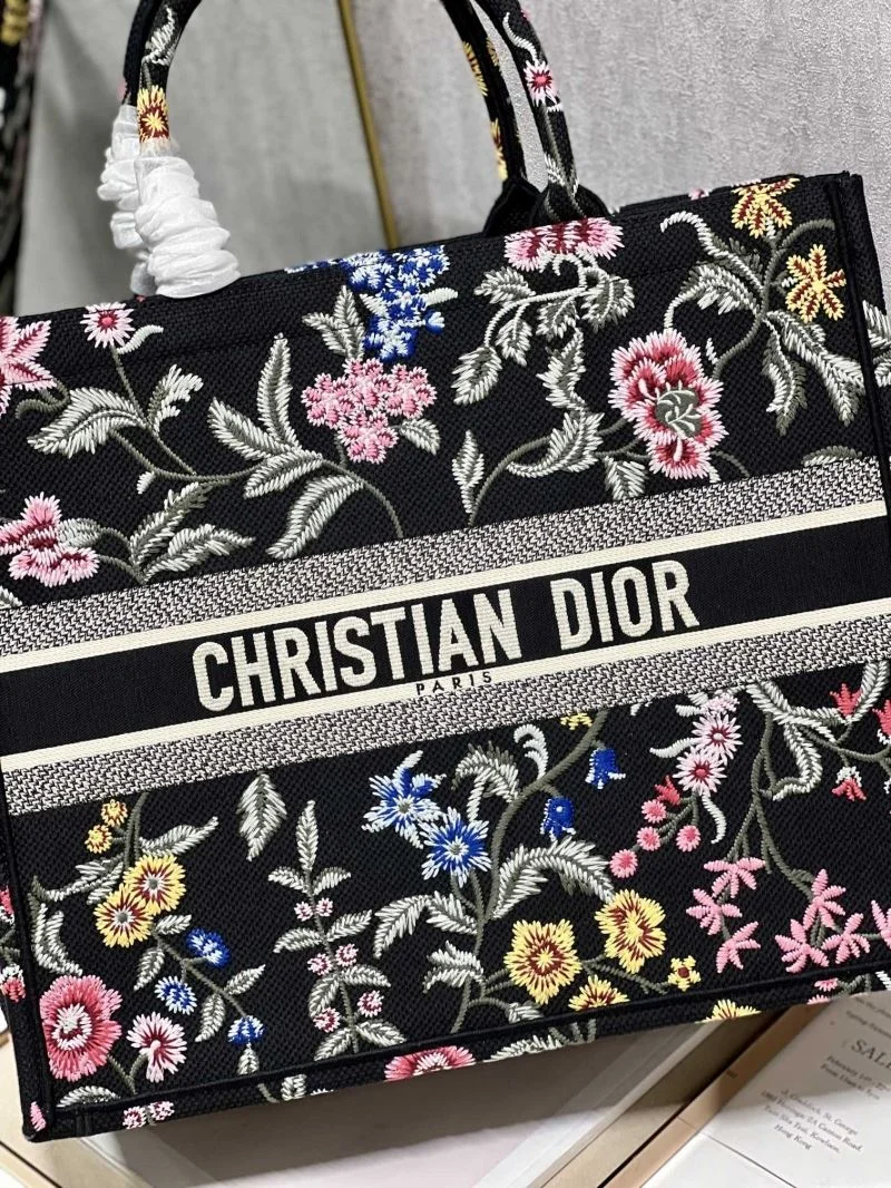 Bright Christian Dior Shopping Bags 46274