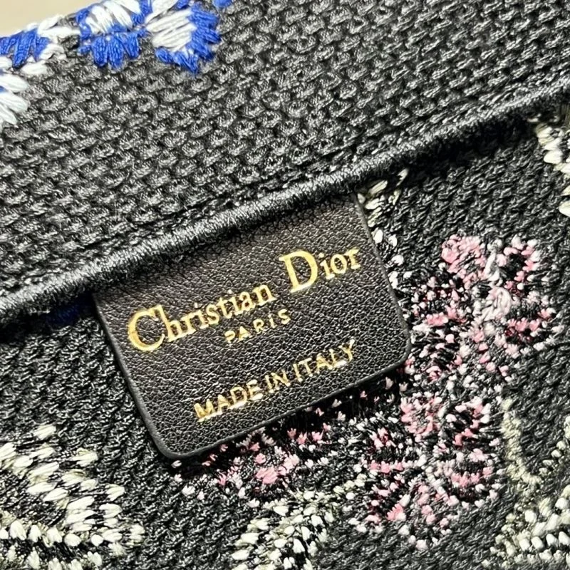 Bright Christian Dior Shopping Bags 46274