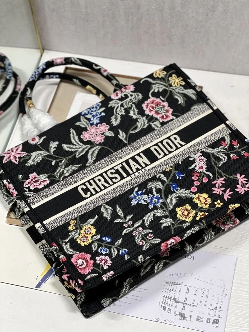 Bright Christian Dior Shopping Bags 46274