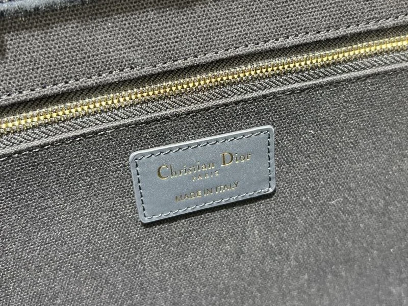 Christian Dior Shopping Bags UrbanChic 46240