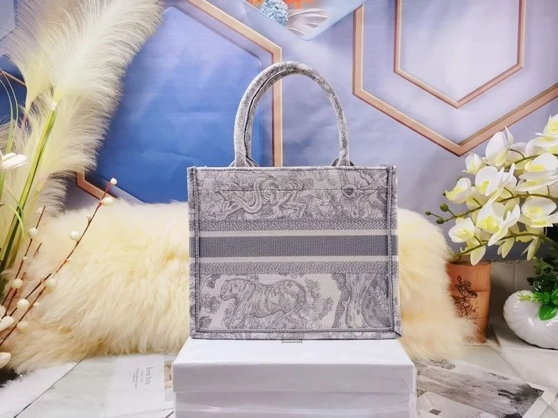 Elegant Christian Dior Shopping Bags 46225