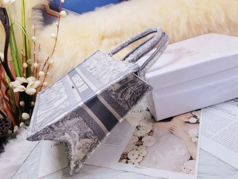 Elegant Christian Dior Shopping Bags 46225