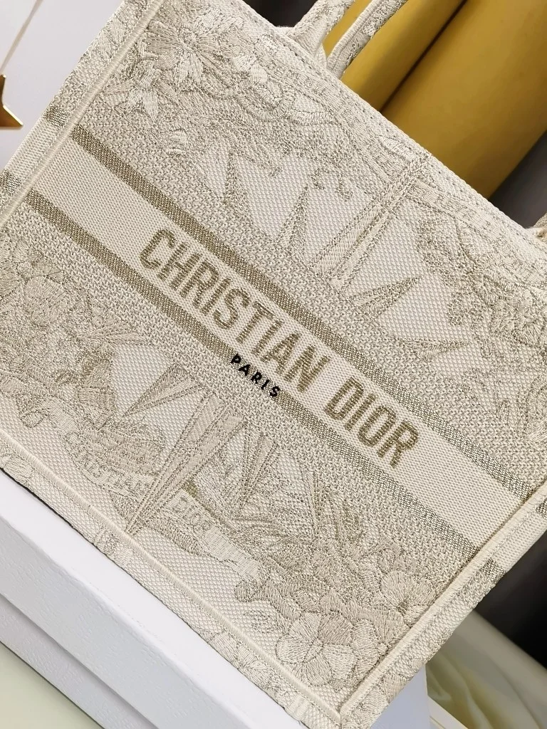 SunProtective Christian Dior Shopping Bags 46214