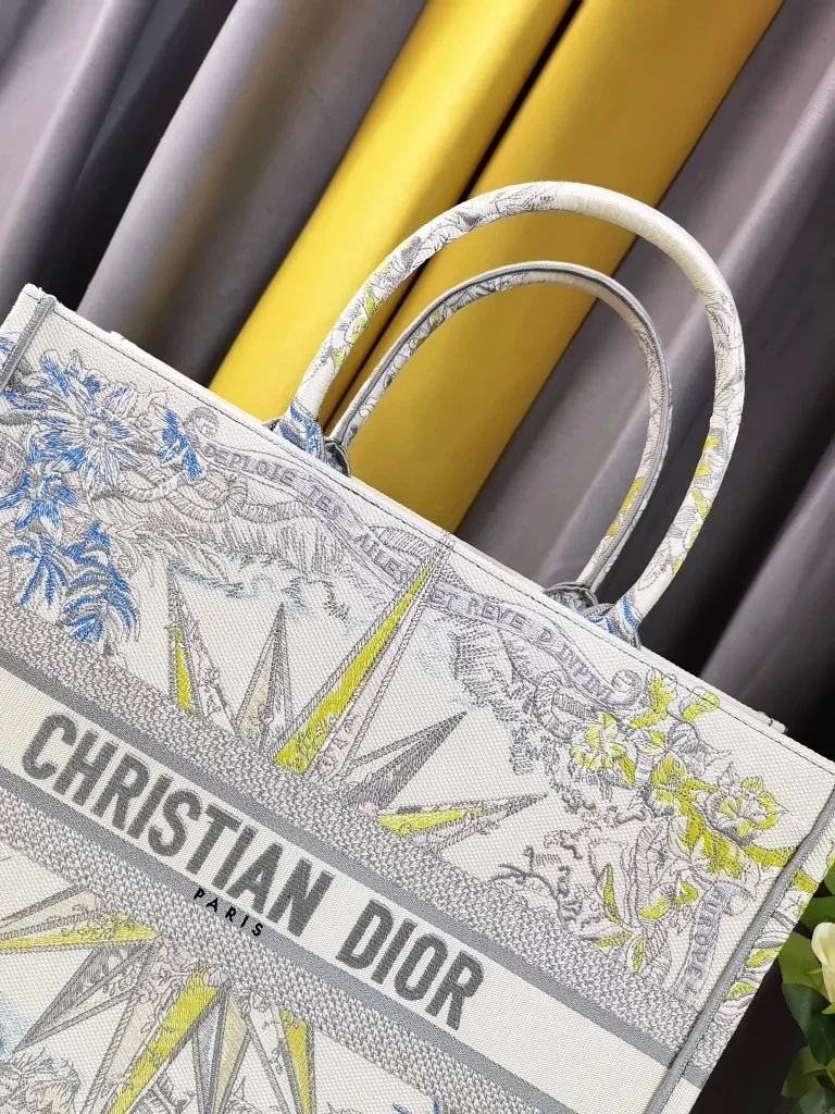 Christian Dior Shopping Bags Vibrant 46211