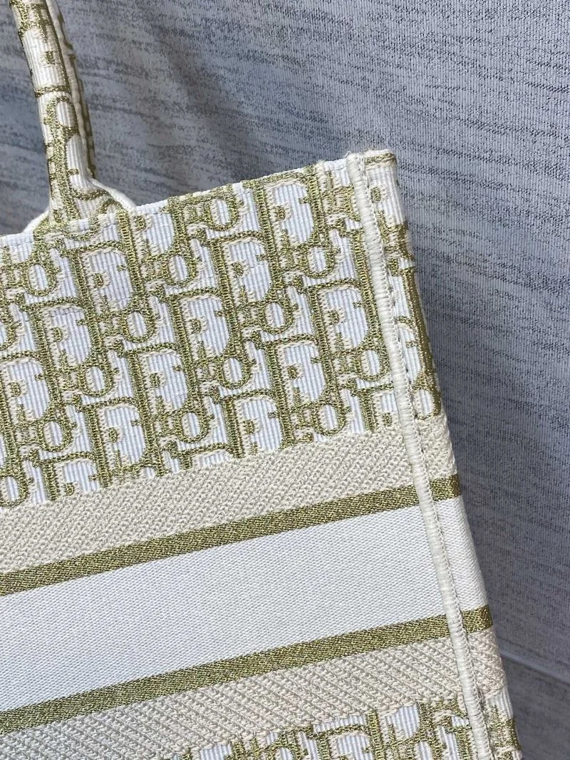 Snug Christian Dior Shopping Bags 46191