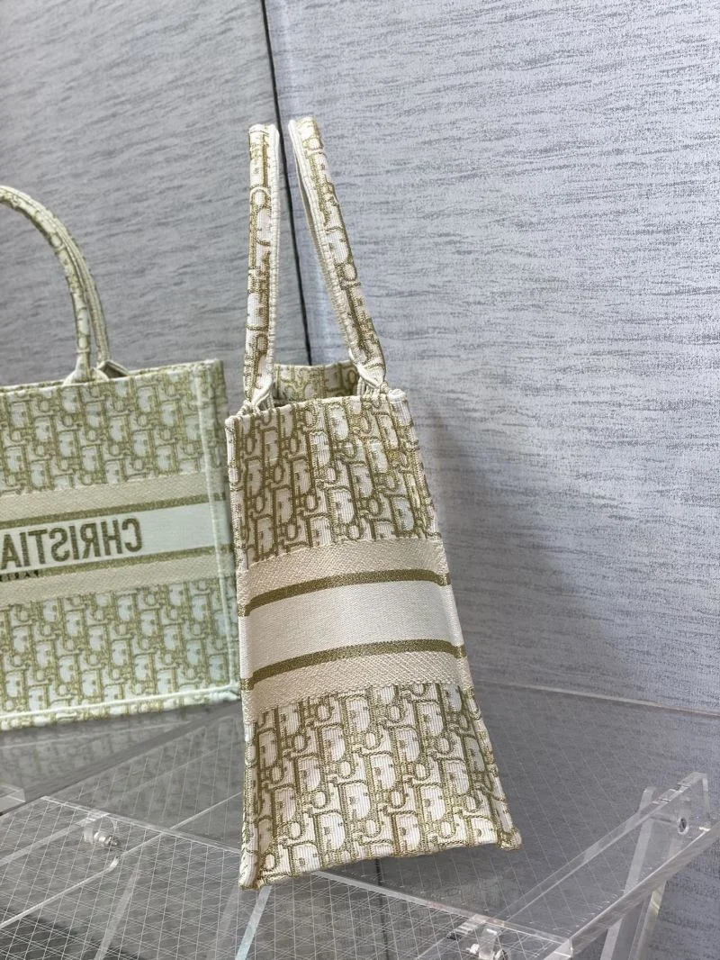Snug Christian Dior Shopping Bags 46191