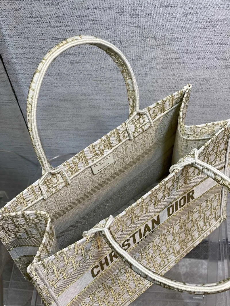 Snug Christian Dior Shopping Bags 46191