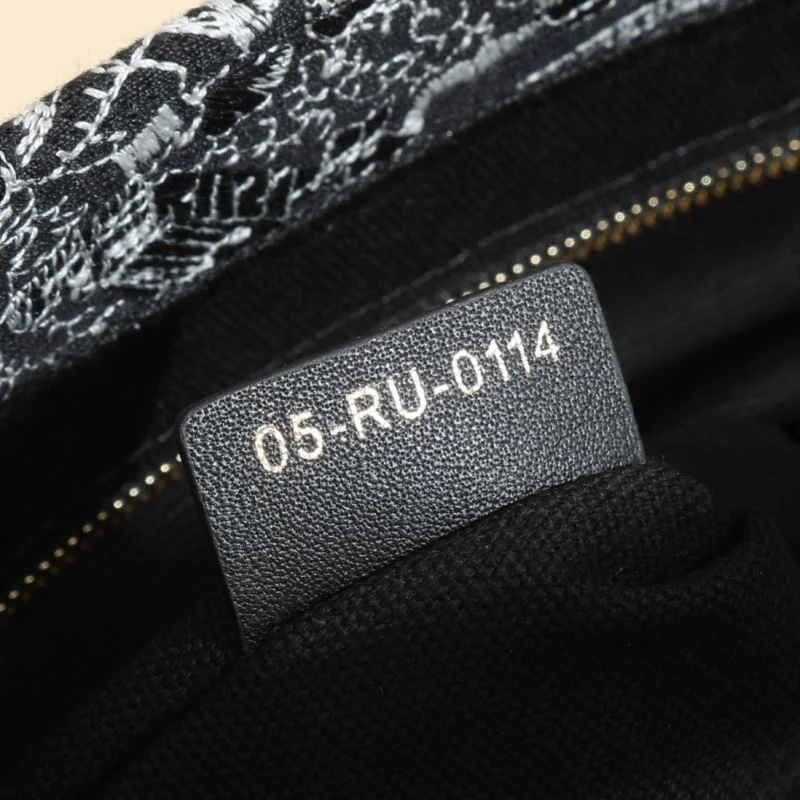 Christian Dior Shopping Bags EyeCatching 46182