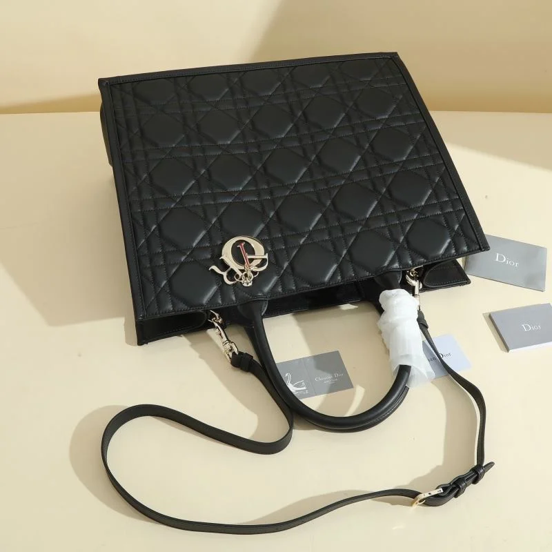 Tailored Christian Dior Shopping Bags 46179
