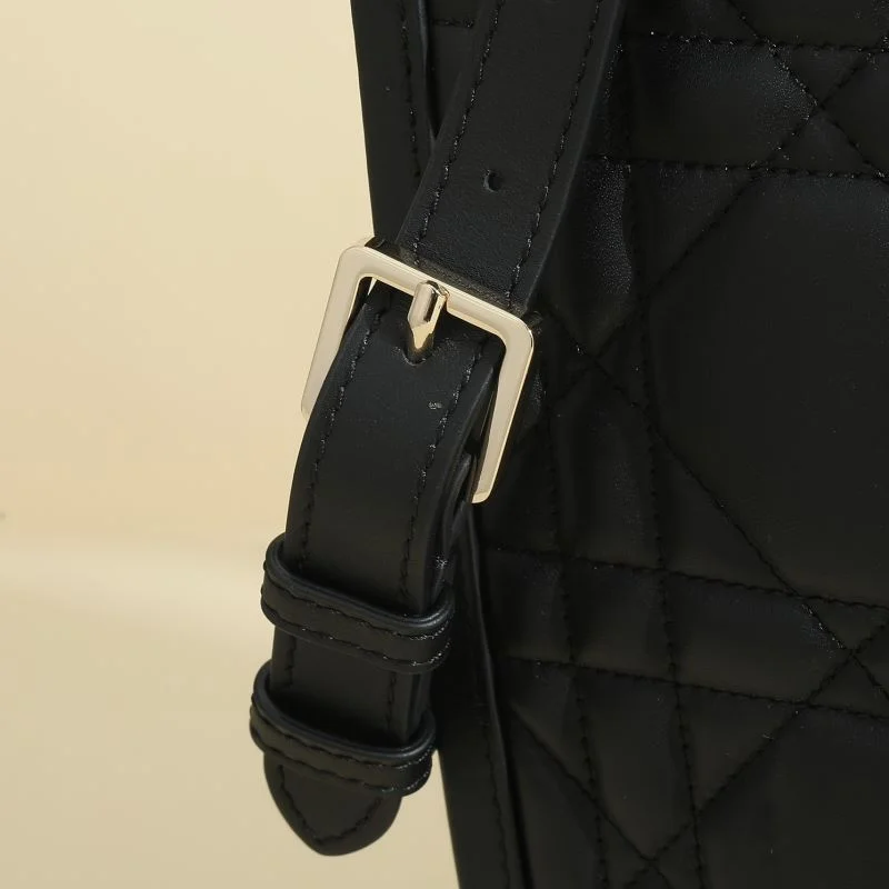 Tailored Christian Dior Shopping Bags 46179