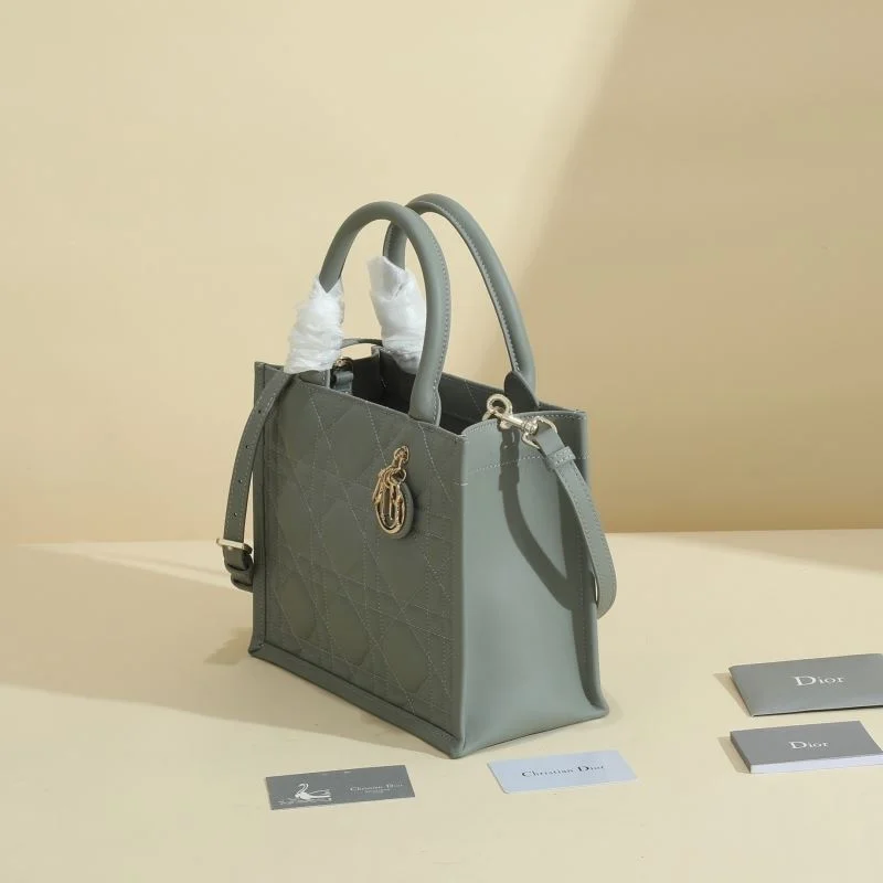 Elegant Christian Dior Shopping Bags 46219