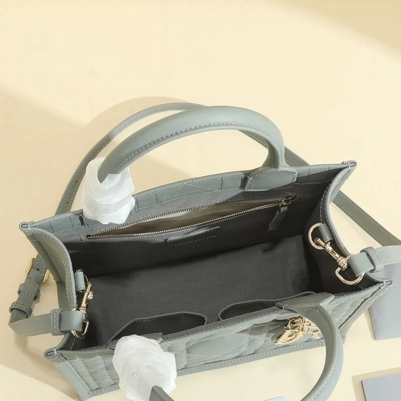 Elegant Christian Dior Shopping Bags 46219