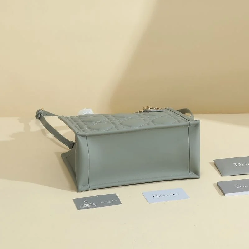 Elegant Christian Dior Shopping Bags 46219