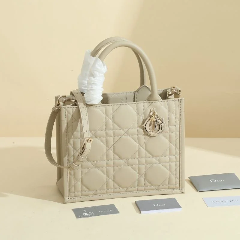 Effortless Christian Dior Shopping Bags 46167