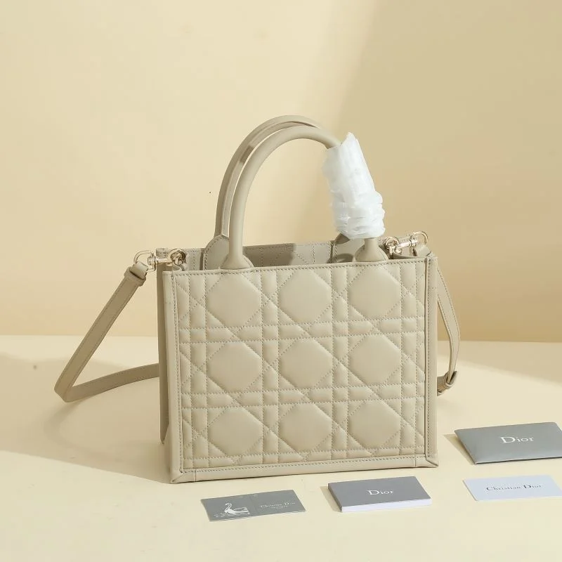 Effortless Christian Dior Shopping Bags 46167