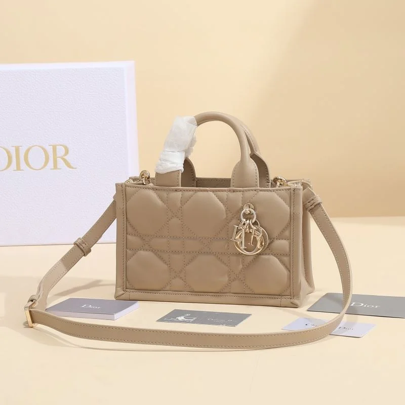 Elegant Christian Dior Shopping Bags 46176