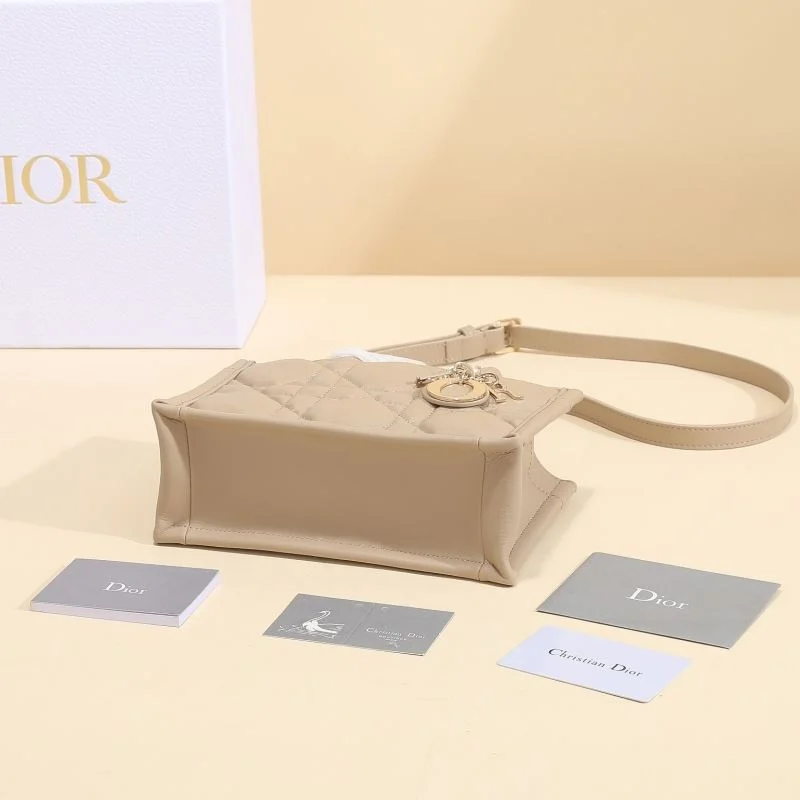 Elegant Christian Dior Shopping Bags 46176