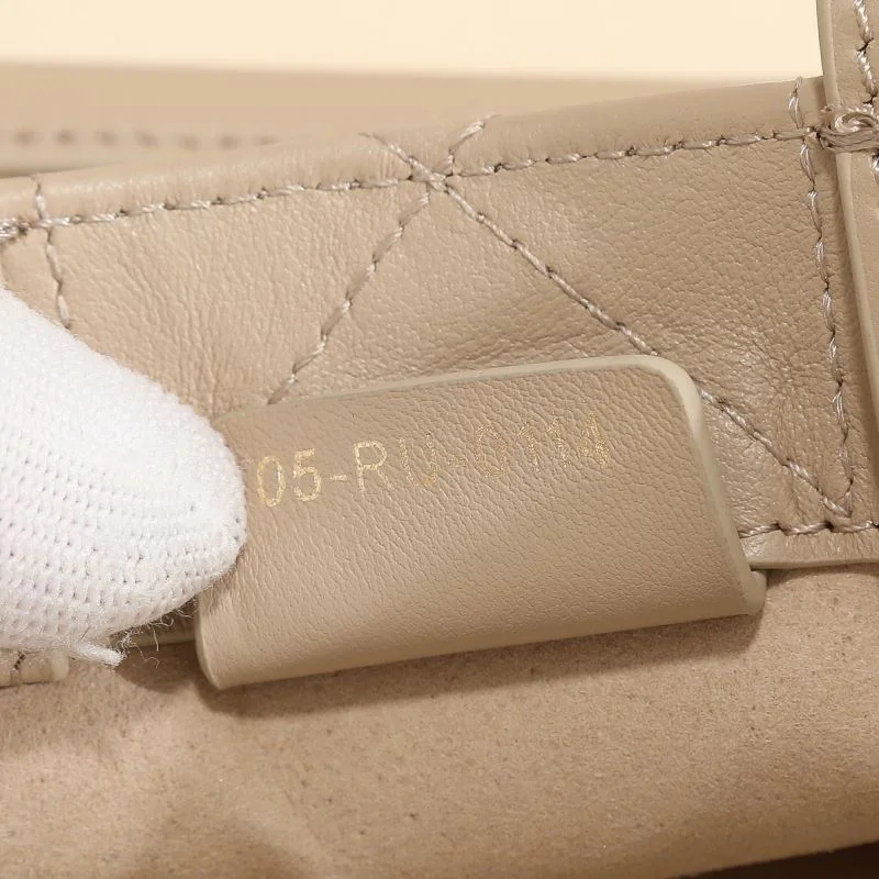 Elegant Christian Dior Shopping Bags 46176