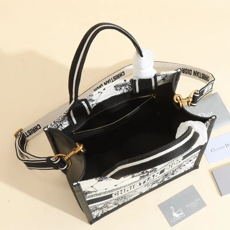 Bright Christian Dior Shopping Bags 46168