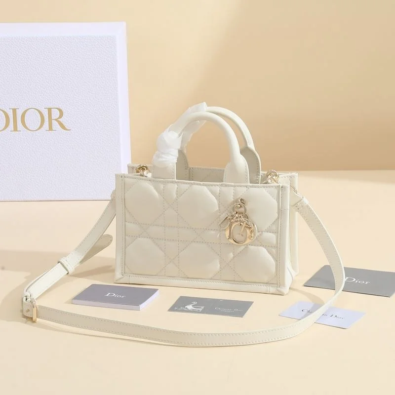 Resilient Christian Dior Shopping Bags 46171